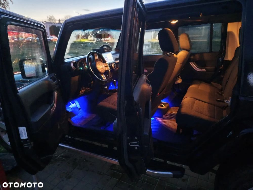 Jeep Wrangler Unlimited 3.8 Sahara - 14