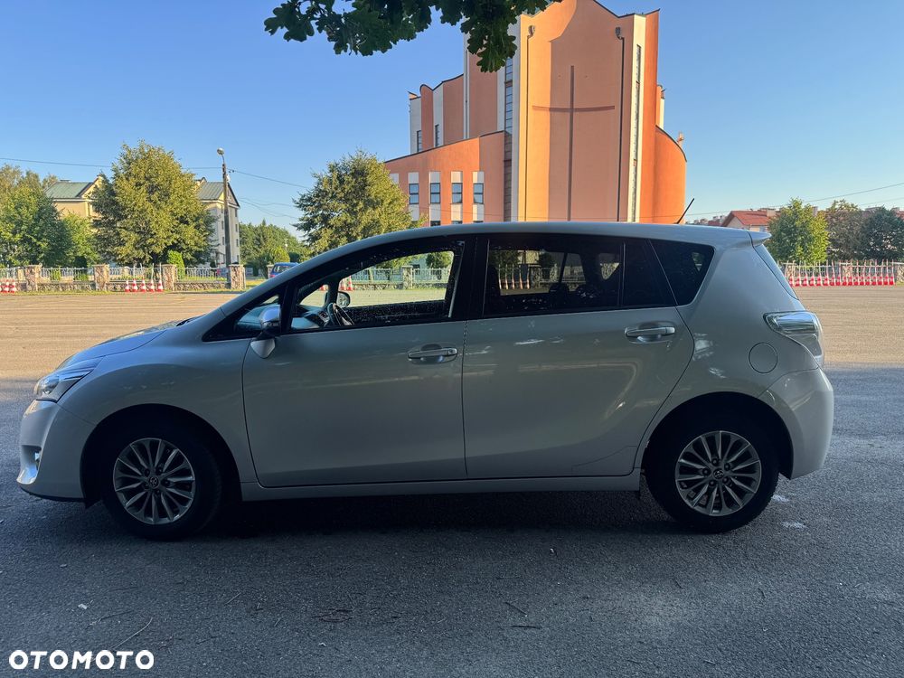 Toyota Verso 1.8 Sol plus NAVI 7os - 31