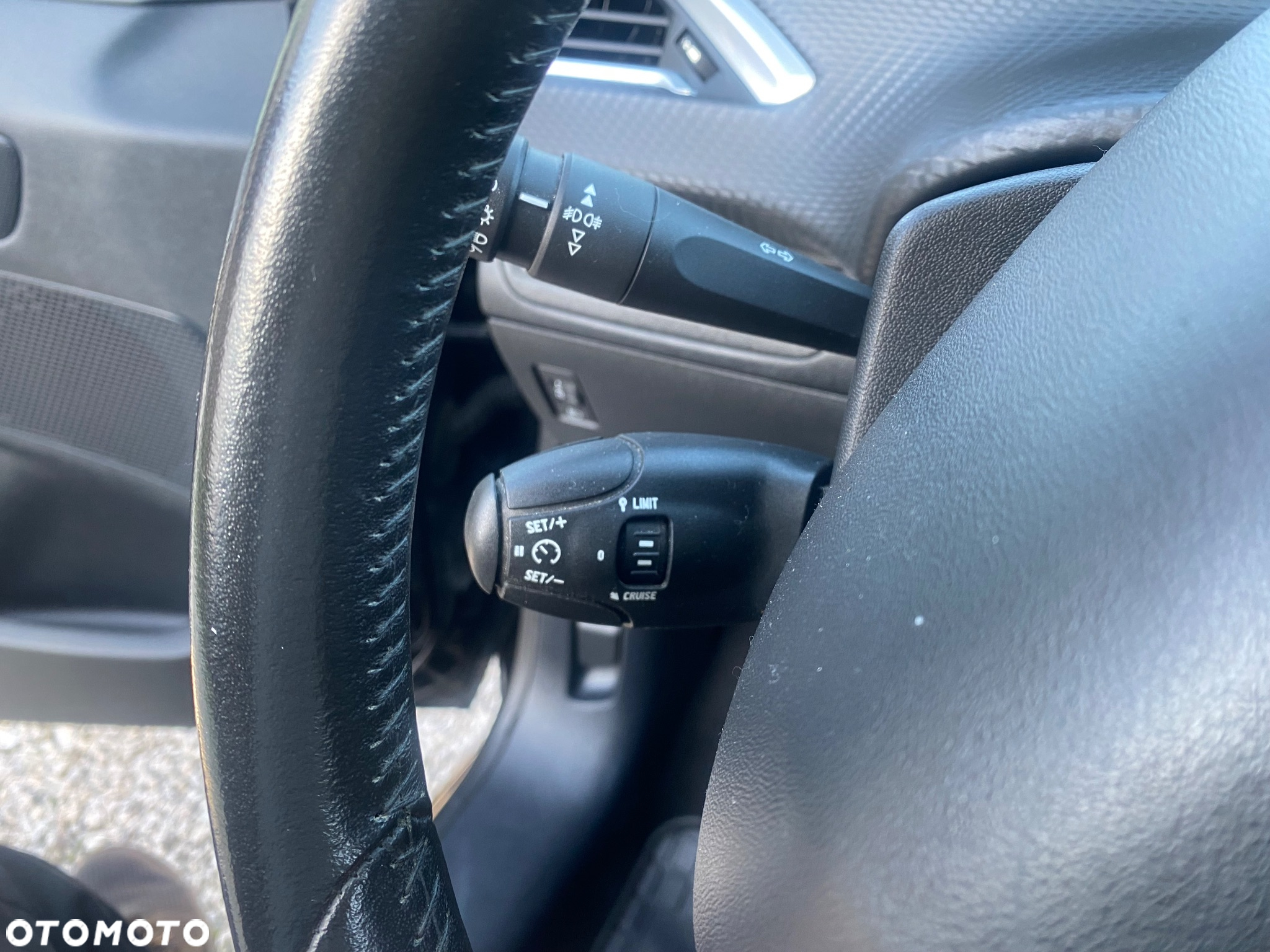 Peugeot 208 1.2 PureTech Style - 29