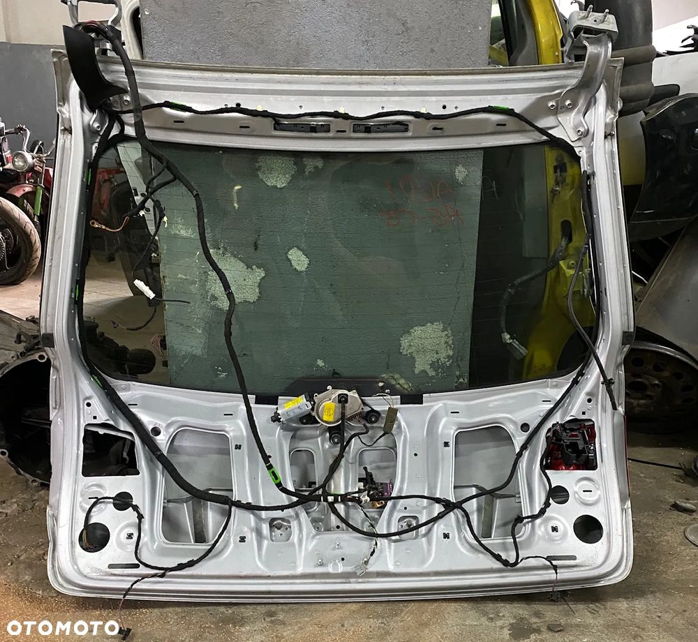 Audi A6C6 kombi klapa tył - 2