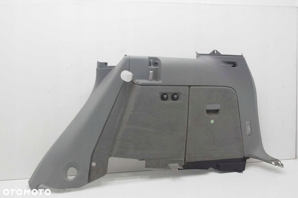 TAPICERKA BAGAZNIKA KPL VW TOUAREG I AXQ 7L 04 - 2