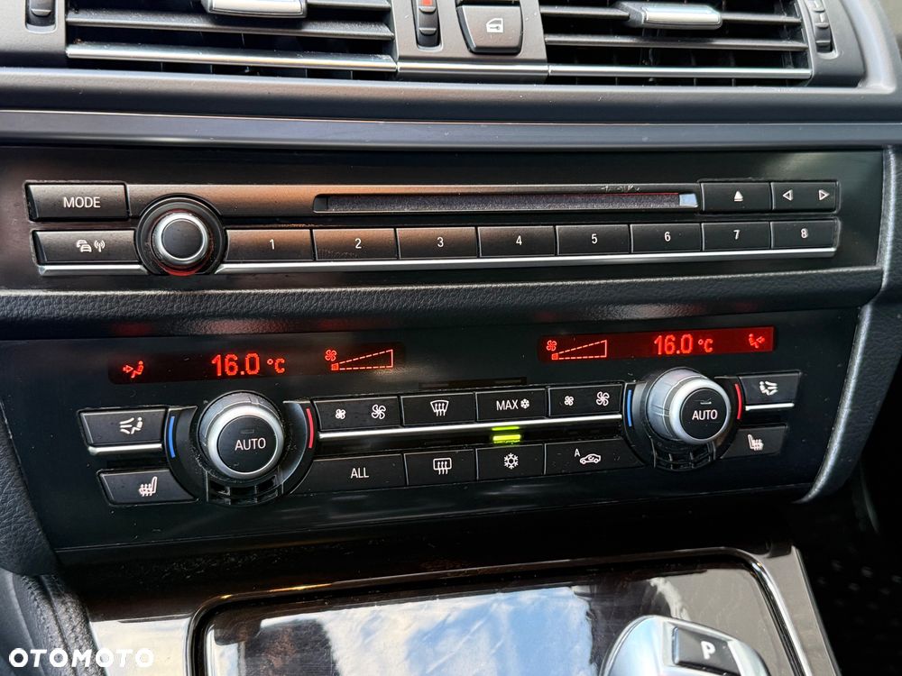BMW Seria 5 520d - 28