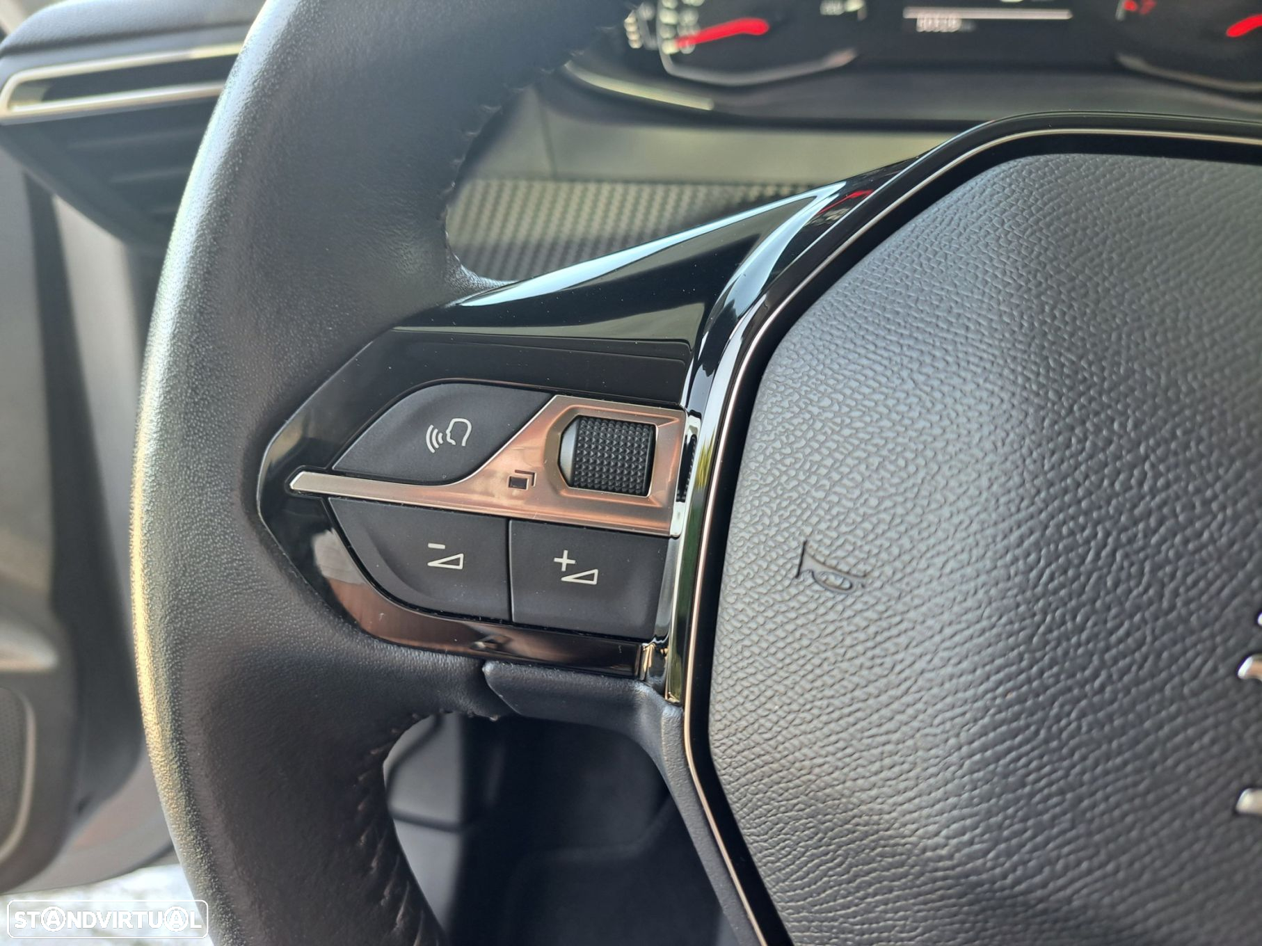 Peugeot 208 - 14