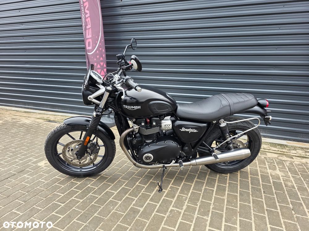 Triumph Street Twin - 3
