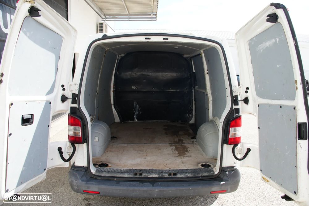 VW Transporter 2.0TDI - 6
