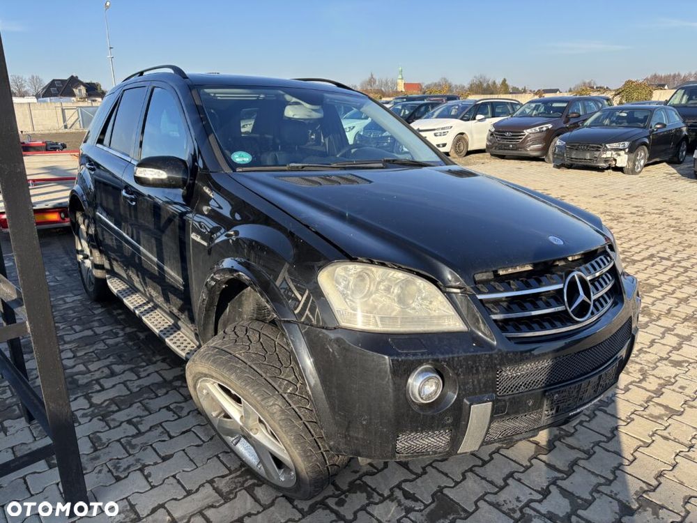 Mercedes-Benz ML 63 AMG 4Matic 7G-TRONIC - 2