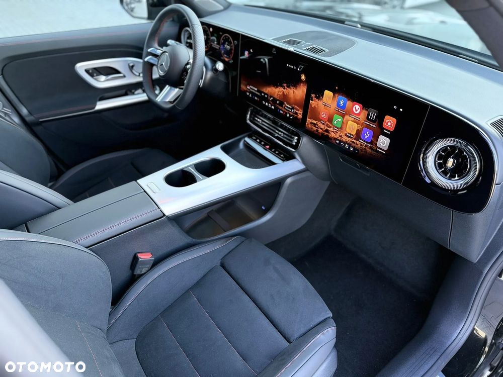 Mercedes-Benz GLB - 25