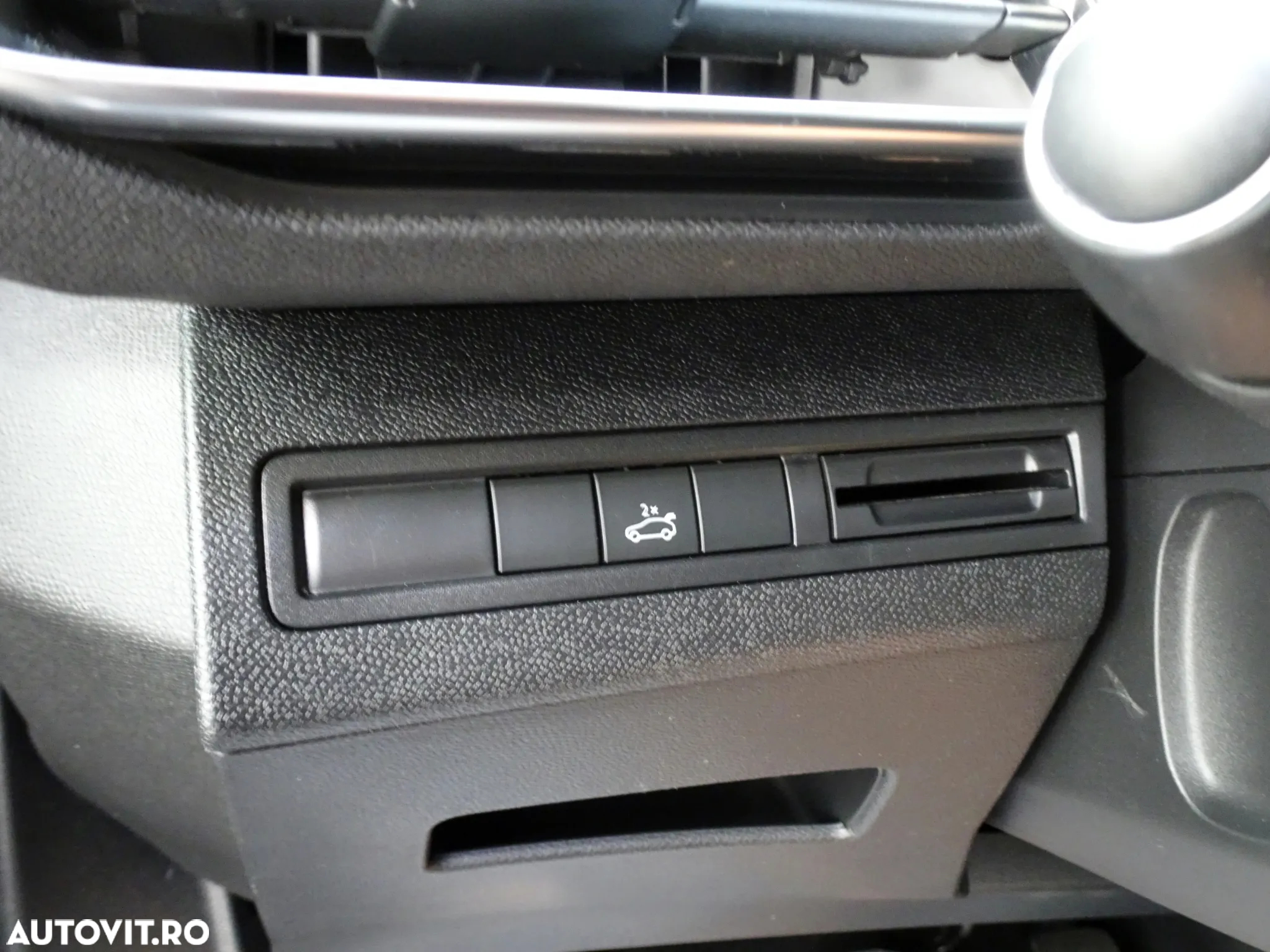 Peugeot 3008 PureTech 130 Stop & Start GPF EAT8 Crossway - 22