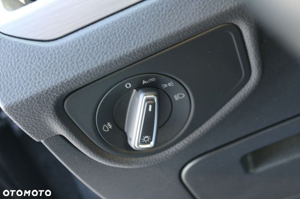 Volkswagen Touran - 18