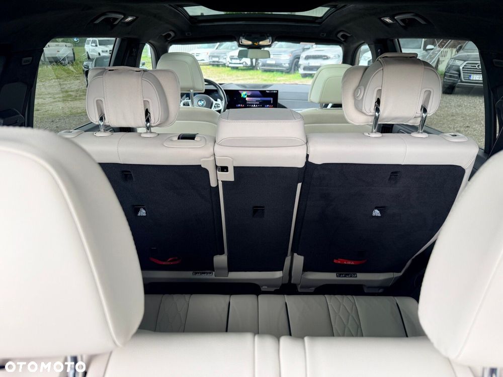 BMW X7 - 27