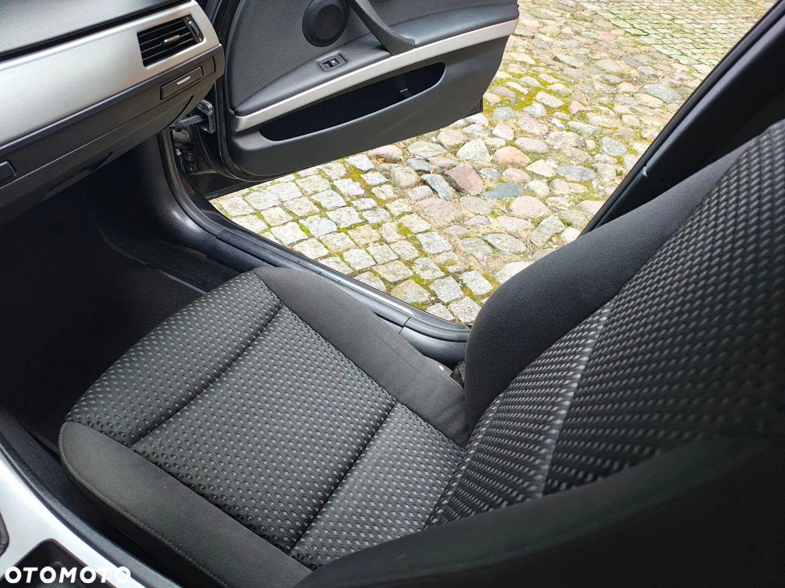 BMW Seria 3 318i Touring - 11