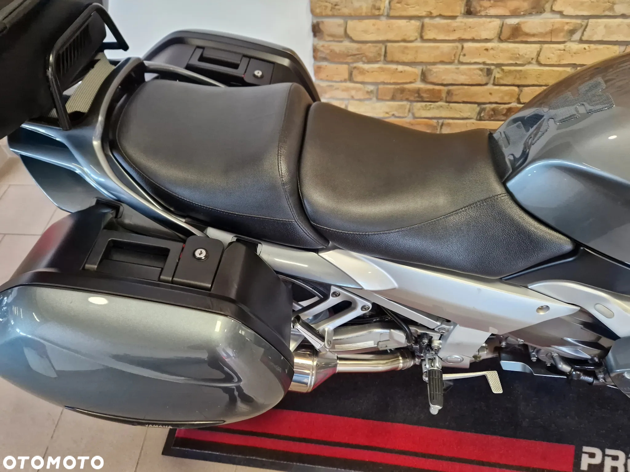 Yamaha FJR - 28