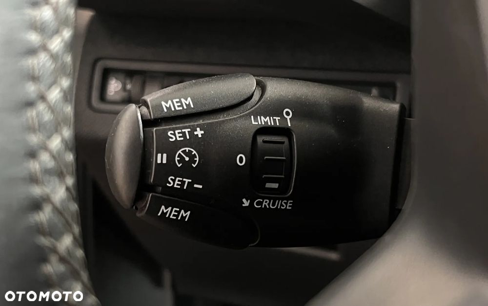 Peugeot 3008 1.5 BlueHDi Allure S&S - 20