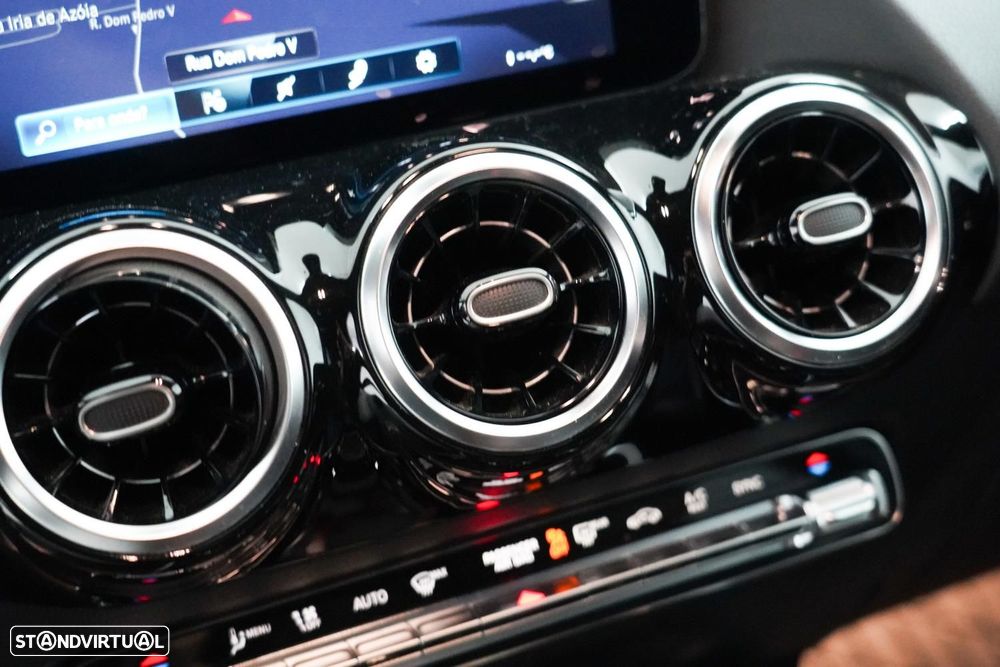 Mercedes-Benz GLA 180 d AMG Line - 13