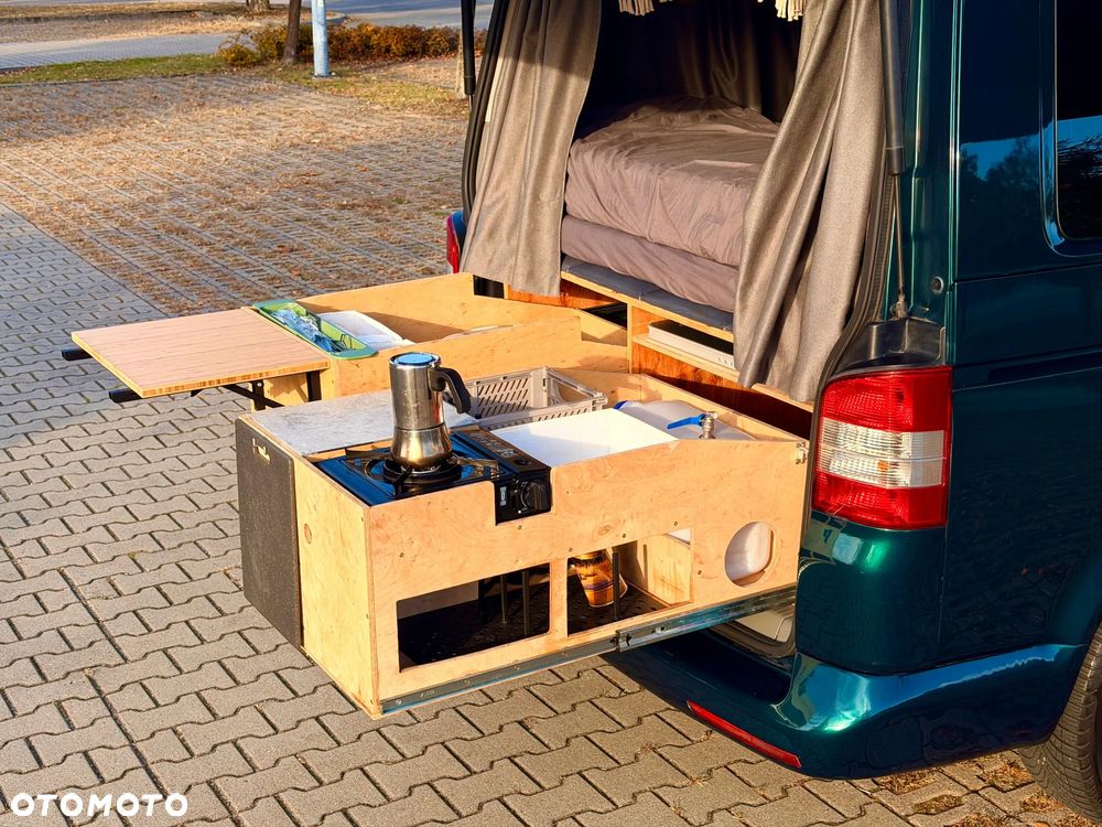 Volkswagen Multivan - 16