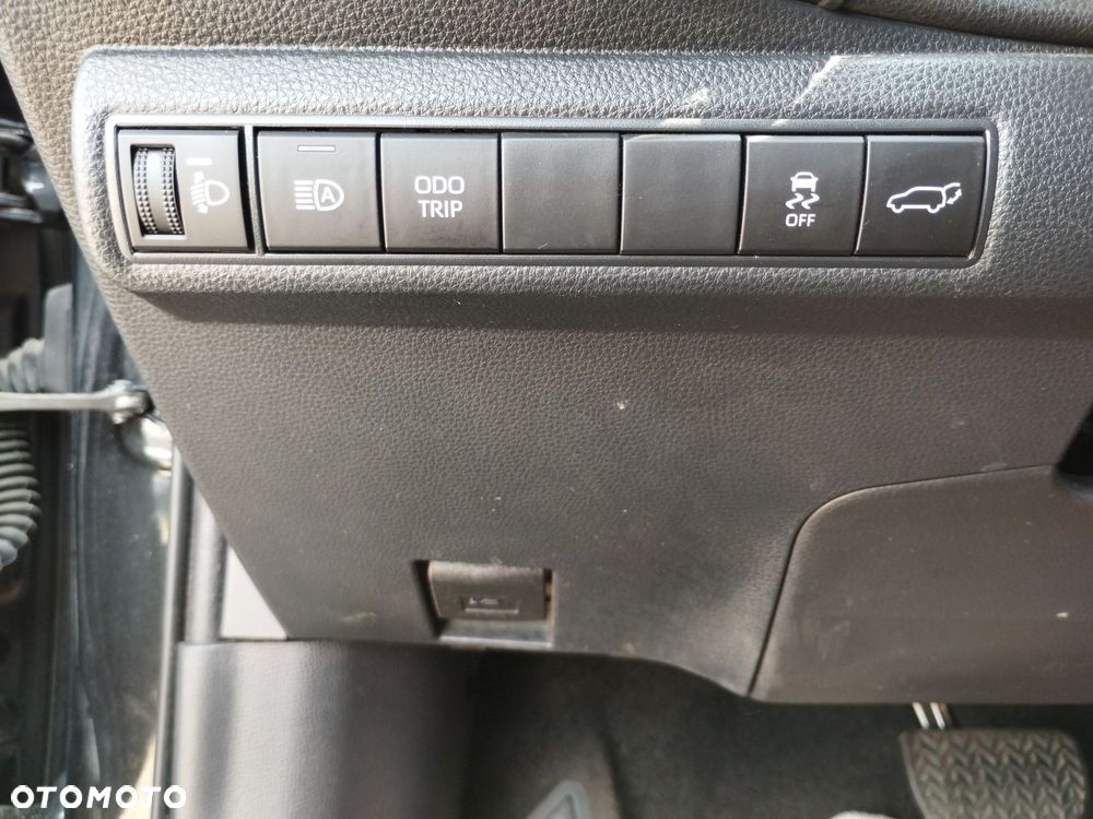 Toyota Corolla 2.0 Hybrid Style - 18