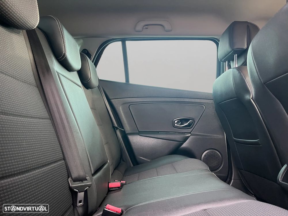 Renault Mégane Sport Tourer 1.5 dCi GT Line SS - 17