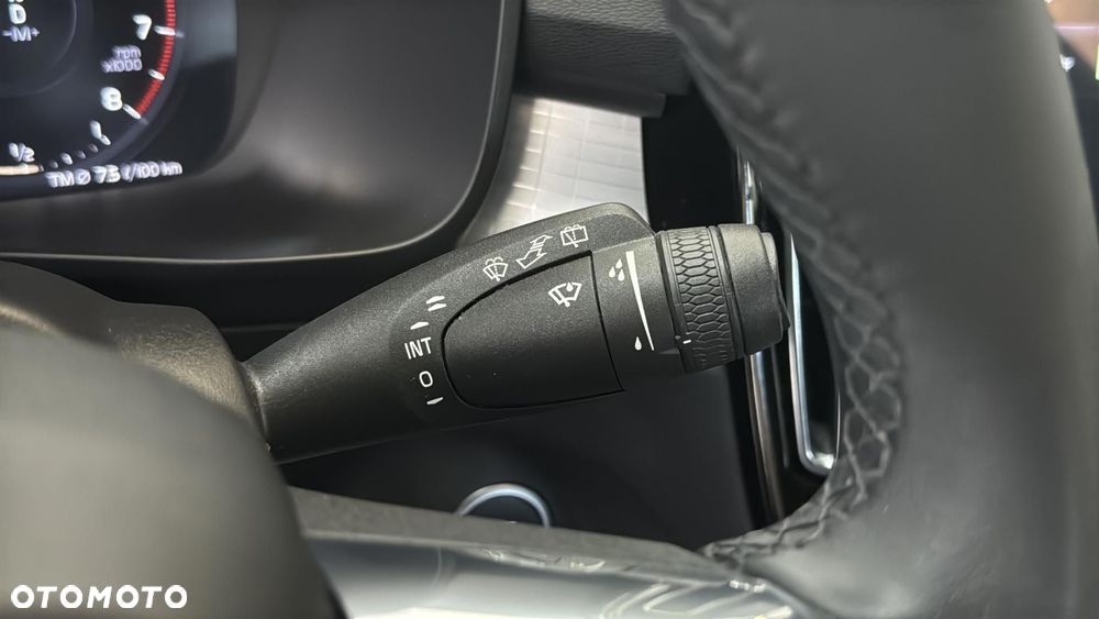 Volvo XC 40 T3 Momentum Pro - 30