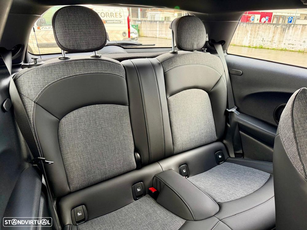 MINI 3 Portas Cooper E Classic - 17