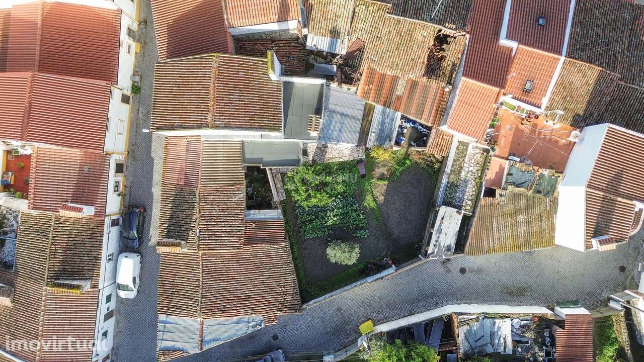 Moradia T3 habitável c/ Quintal e Enorme Potencial de Transformação – - Grande imagem: 3/53