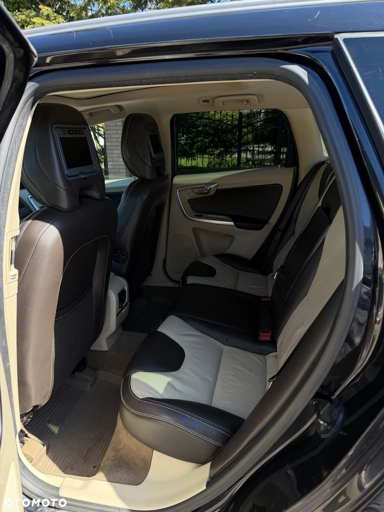 Volvo XC 60 D5 AWD Momentum - 14