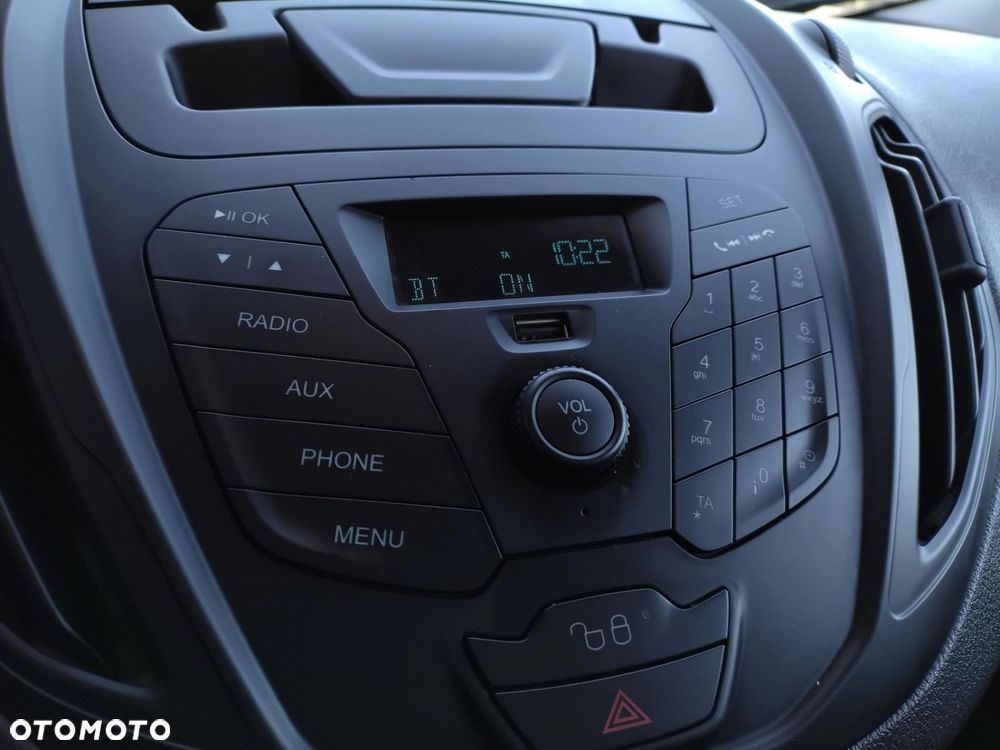 Ford Transit Courier - 18