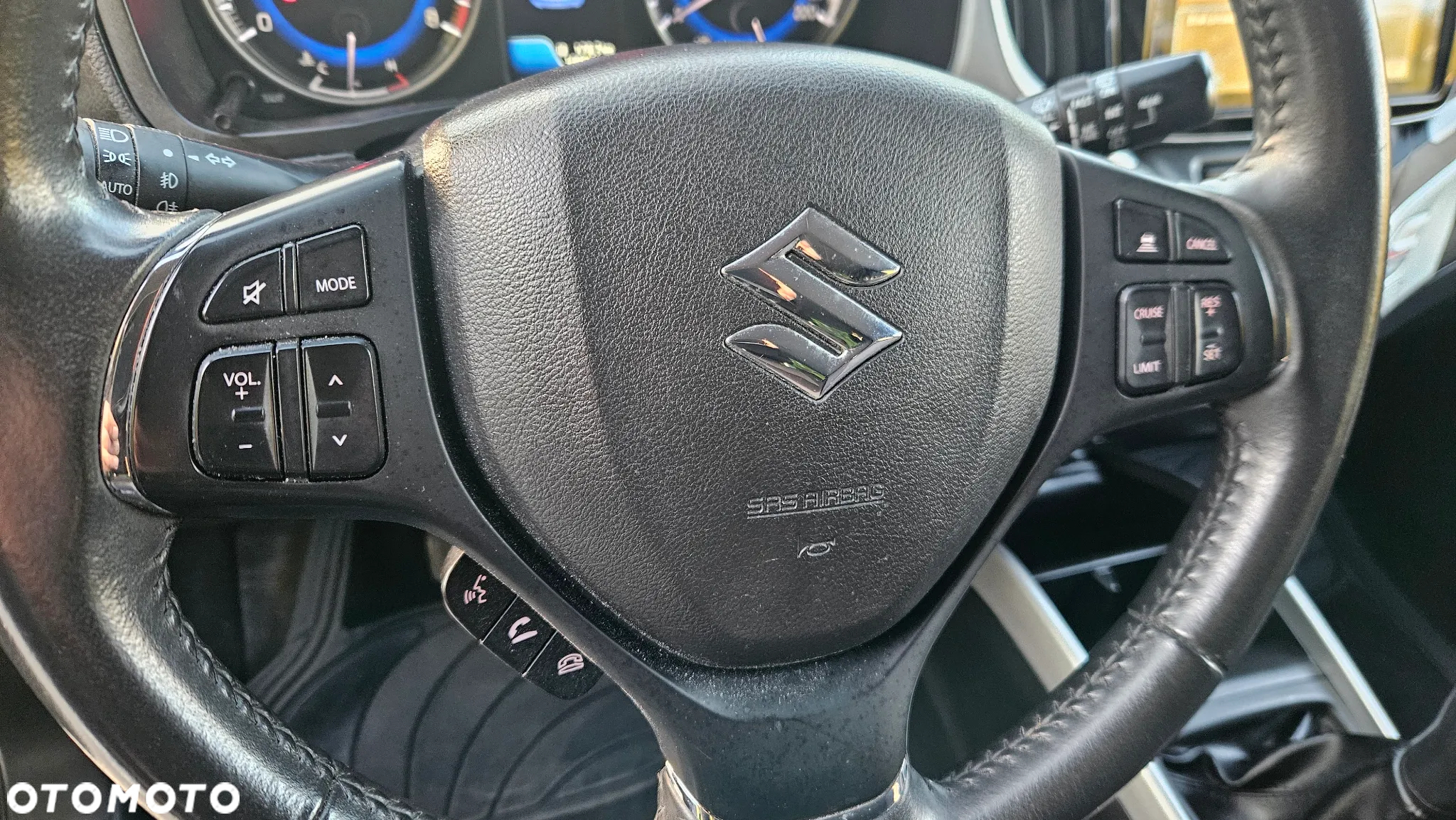 Suzuki Baleno 1.2 Premium Plus - 25