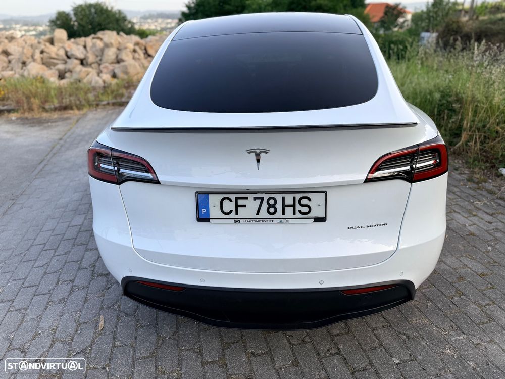 Tesla Model Y - 21