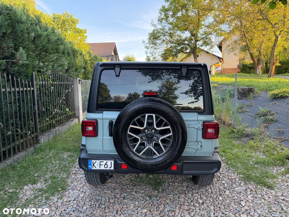 Jeep Wrangler - 11