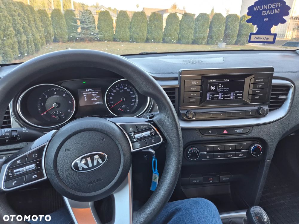 Kia Ceed - 11