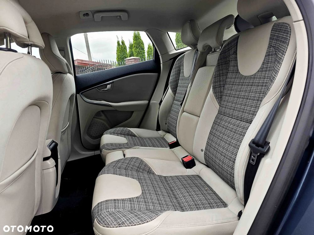 Volvo V40 Cross Country D2 Pro - 21