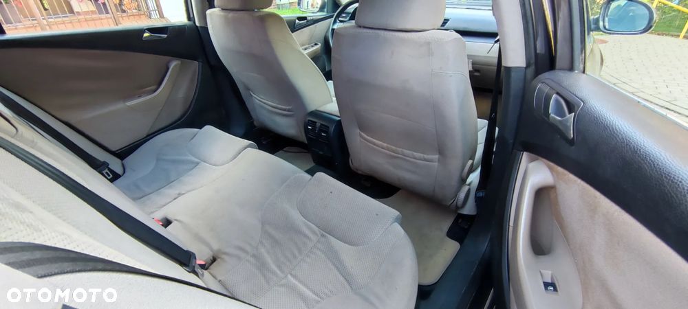 Volkswagen Passat - 15