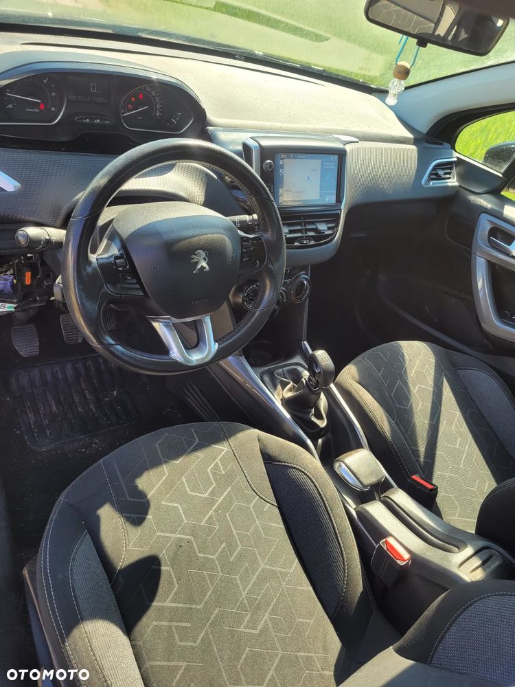 Peugeot 2008 - 4