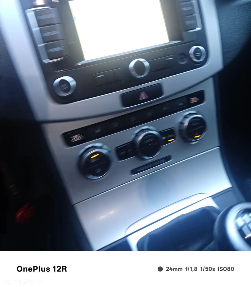 Volkswagen Passat Variant 1.6 TDI BlueMotion - 26