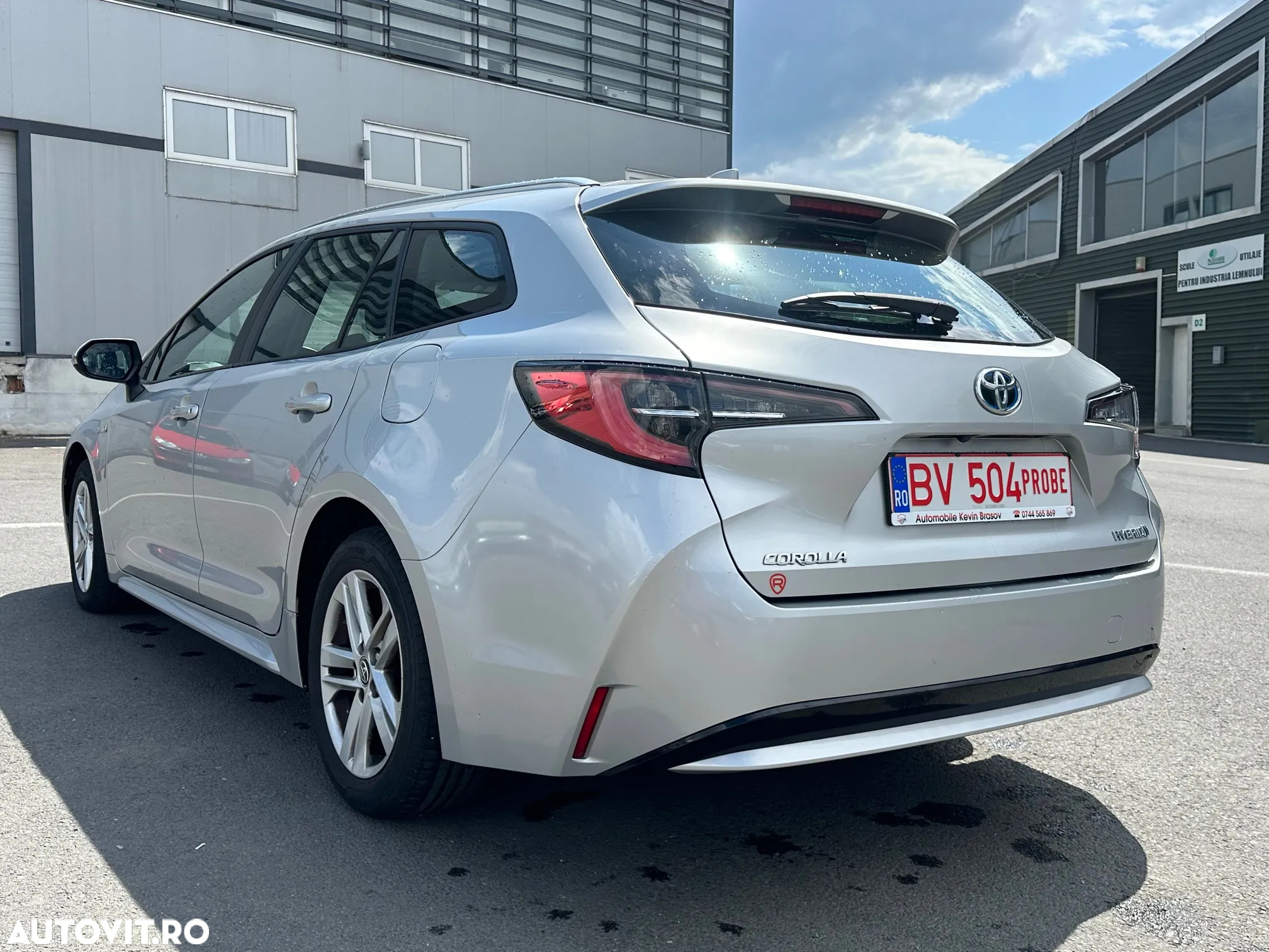 Toyota Corolla 1.8 HSD Business - 26
