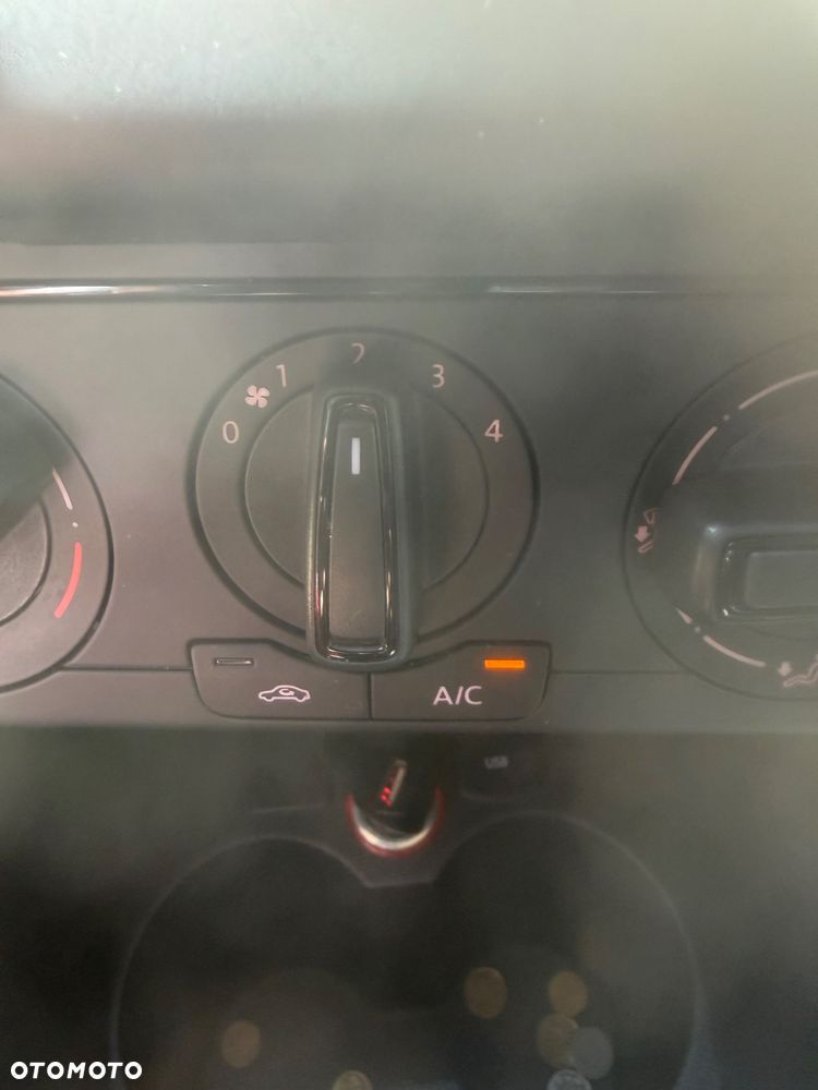 Volkswagen Polo 1.4 TDI BlueMotion - 12