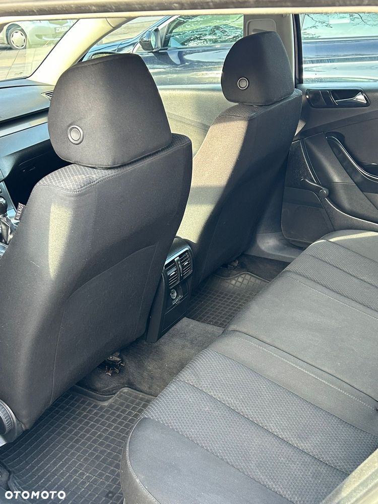 Volkswagen Passat 2.0 TDI Comfortline - 15