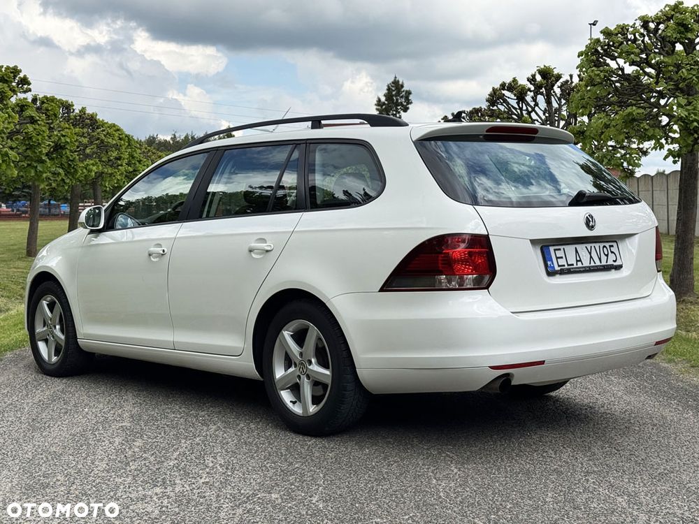 Volkswagen Golf 1.6 TDI DPF BlueMotion - 11