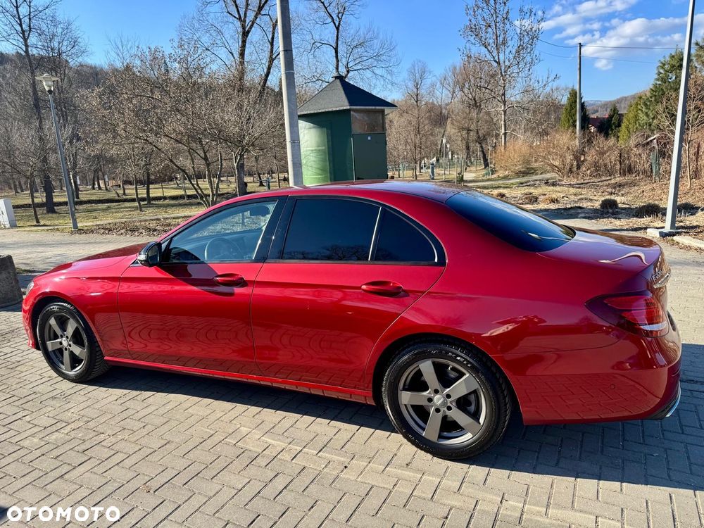 Mercedes-Benz Klasa E 220 d 4-Matic 9G-TRONIC - 4