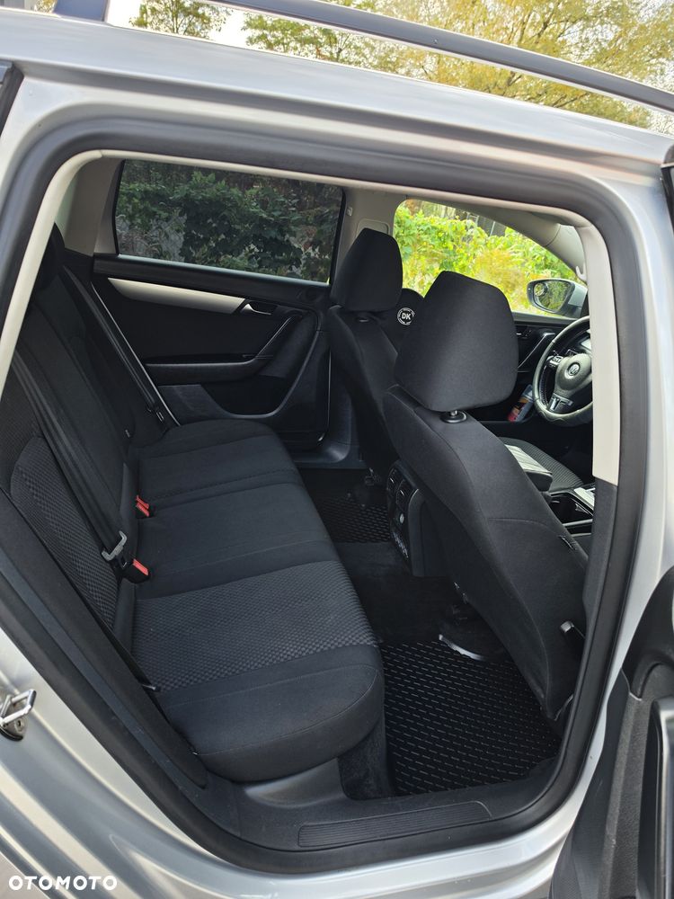 Volkswagen Passat - 8