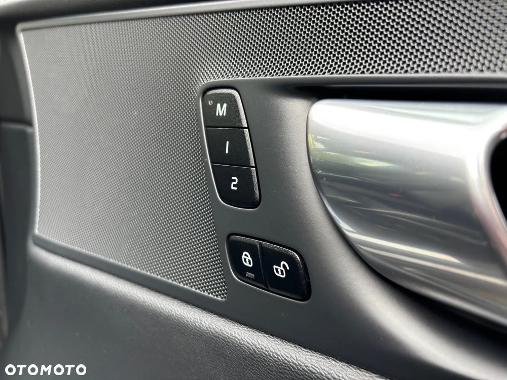 Volvo XC 60 B4 D AWD Geartronic RDesign - 15