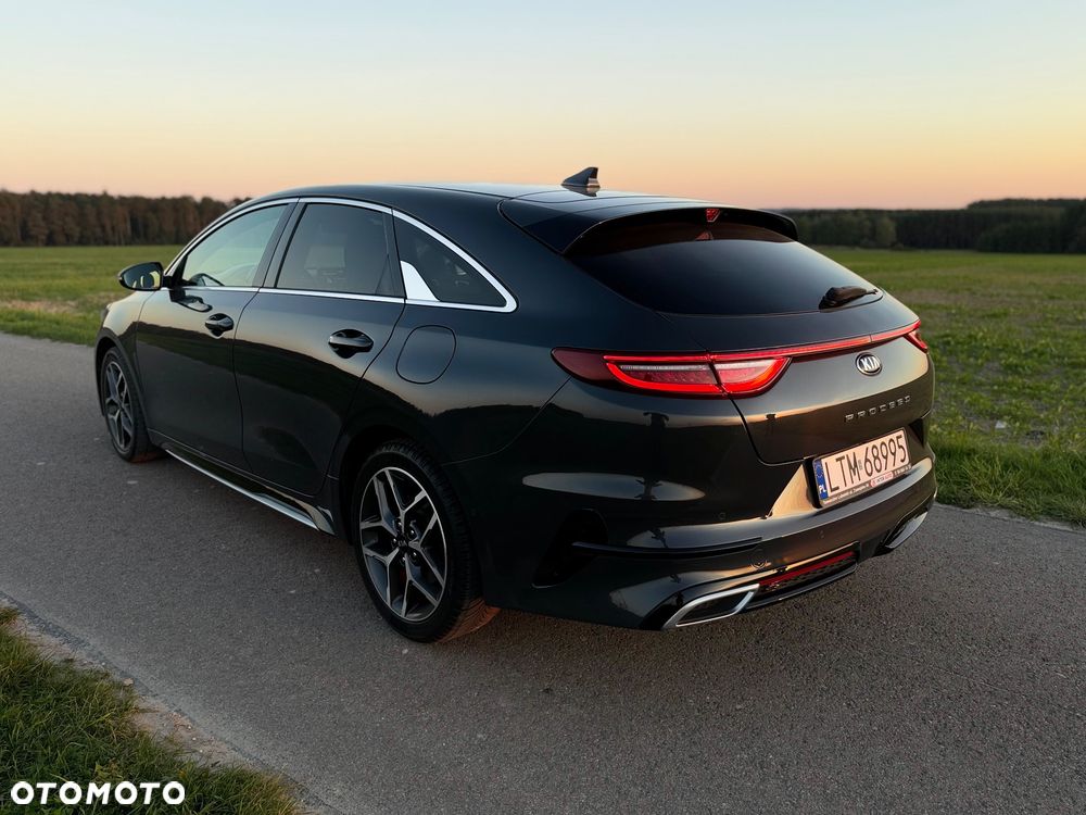 Kia Ceed - 10