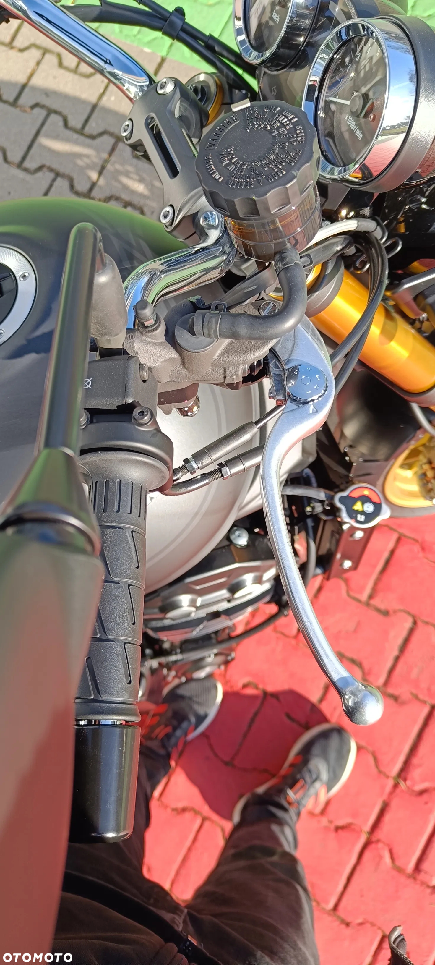 Kawasaki Z 900 RS - 12