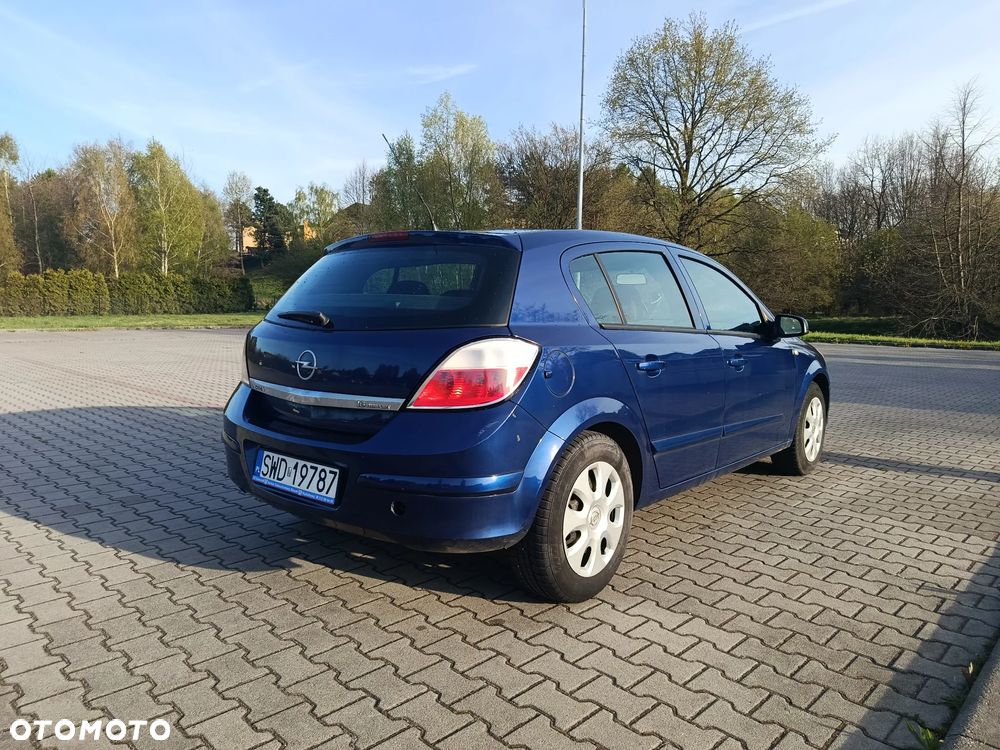 Opel Astra 1.6 Essentia - 8