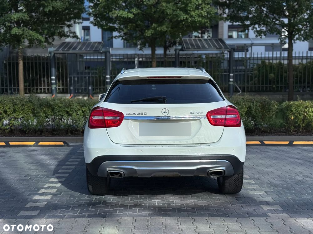 Mercedes-Benz GLA 250 4-Matic - 7