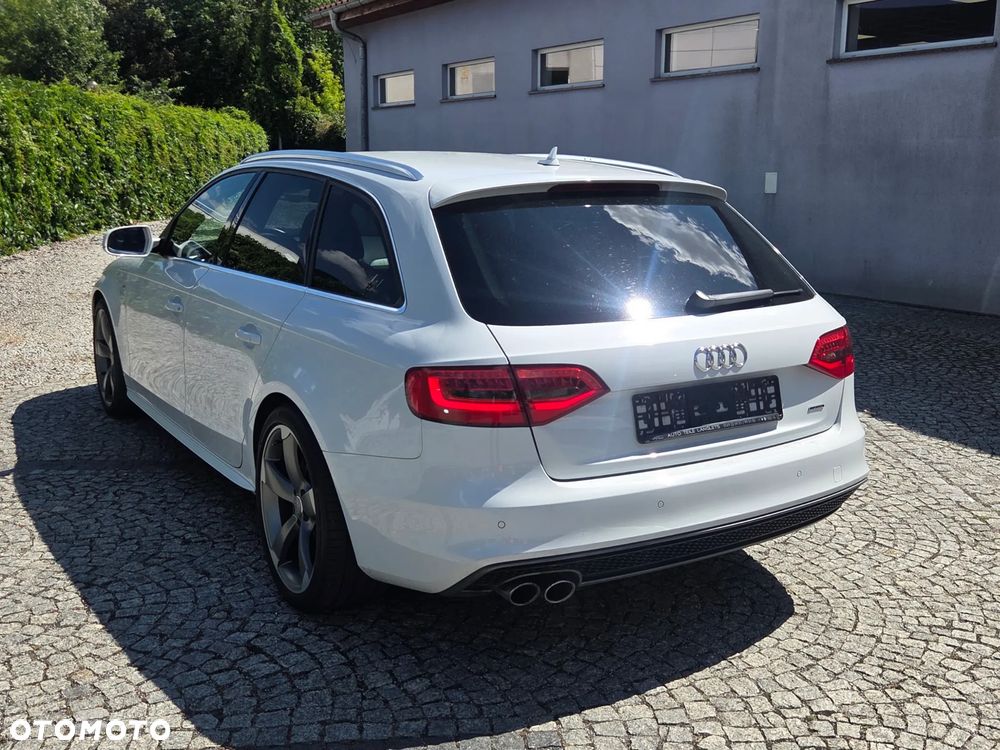 Audi A4 Avant - 10