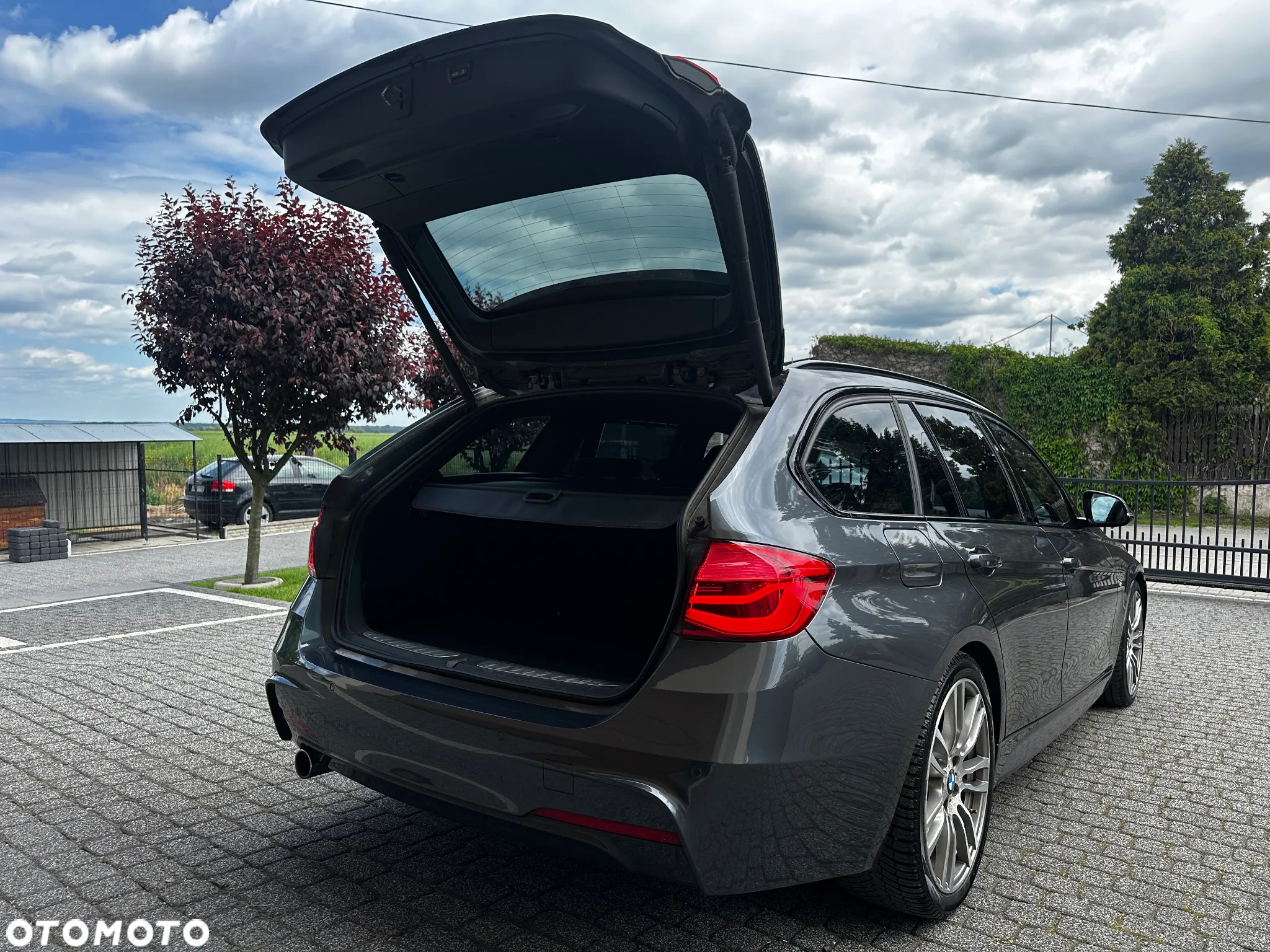 BMW Seria 3 318d Touring Edition M Sport Shadow - 8