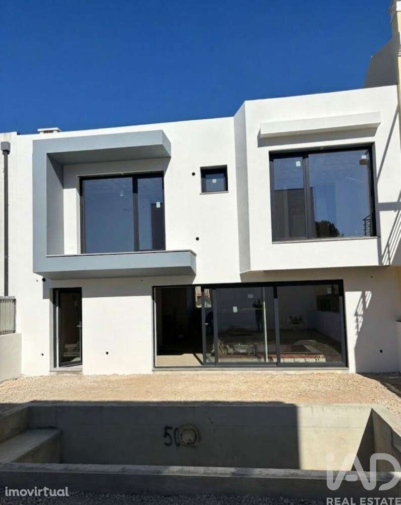 Casa T3 em Azeitão (São Lourenço e São Simão) de 180,00 m2 - Grande imagem: 2/24