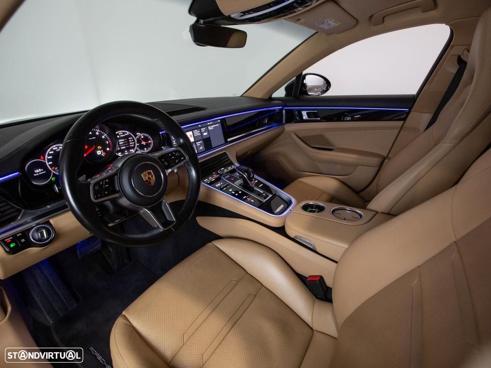 Porsche Panamera Sport Turismo - 11