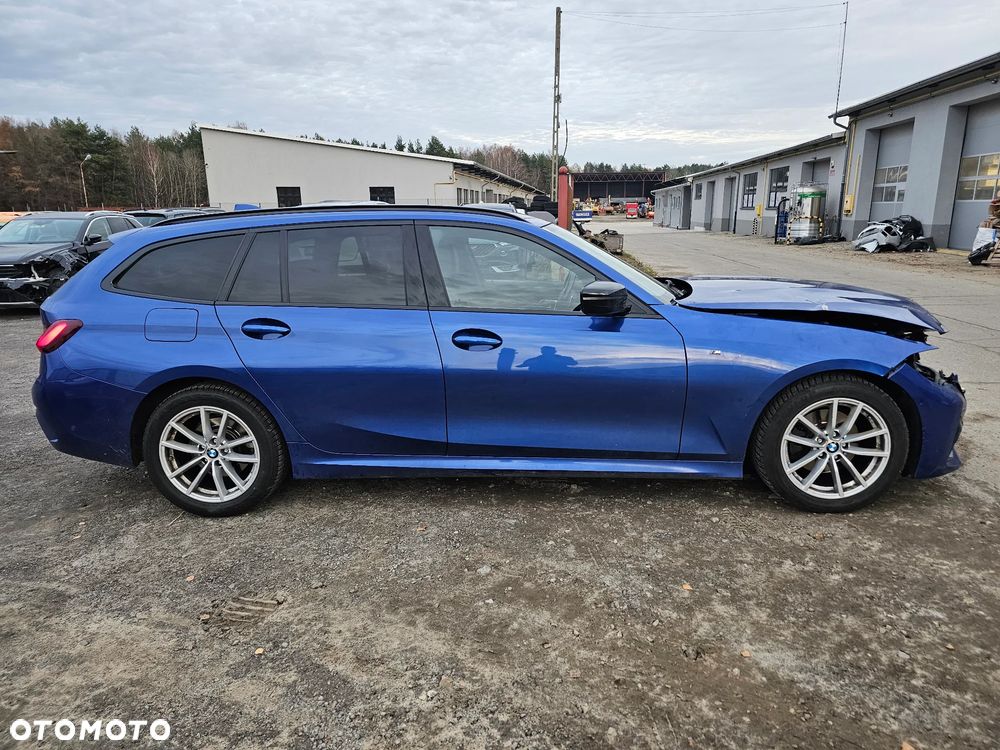 BMW Seria 3 320d xDrive Edition M Sport Shadow - 12